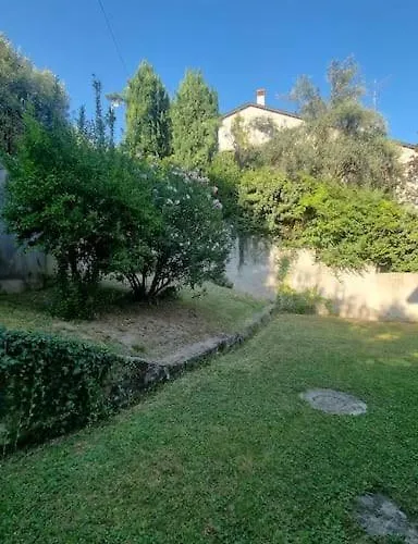 Dear George, House Appartement